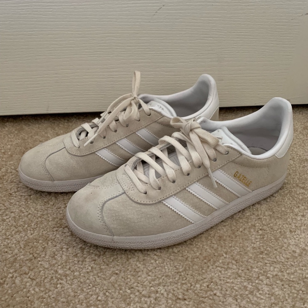 Adidas Gazelle sneakers size 7 in cloud white